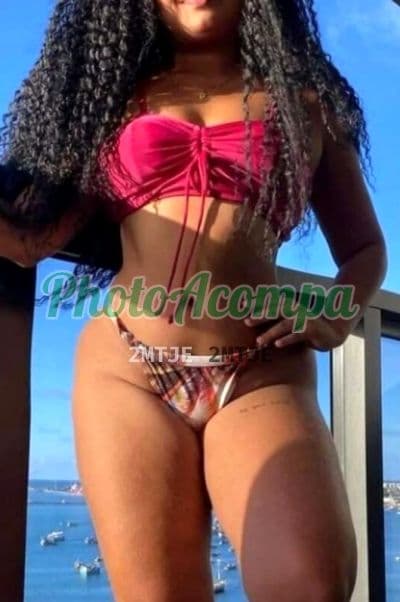 Acompanhante em Curitiba com beijo grego (2) — Pérola Negra