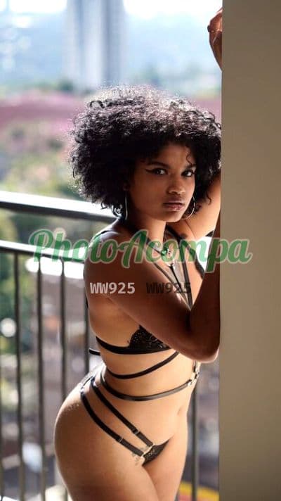 Acompanhante em Foz do Iguaçu com sexo anal (6) — Pretinha ninfeta
