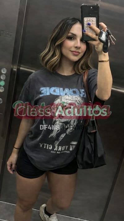 Acompanhante morena em São Paulo, foto de perfil