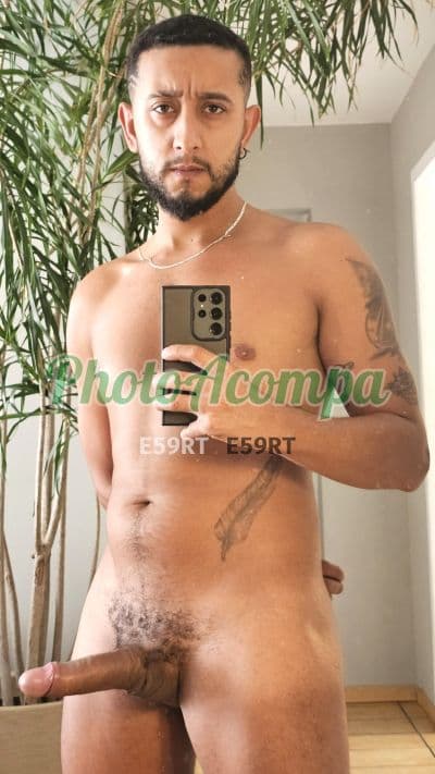 Acompanhante masculino em Porto Alegre com garganta profunda (2) — Ali Dotado