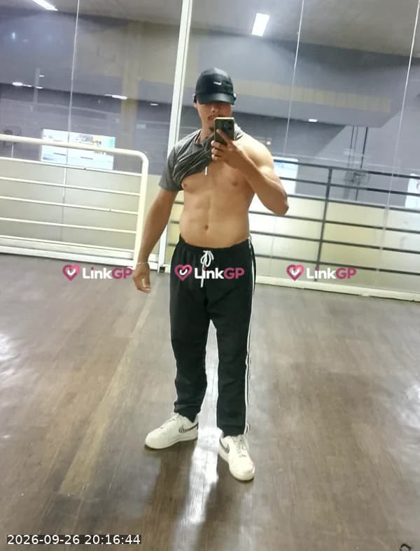Acompanhante masculino em Piracicaba com acompanhante para festa (2) — Brow Dotado