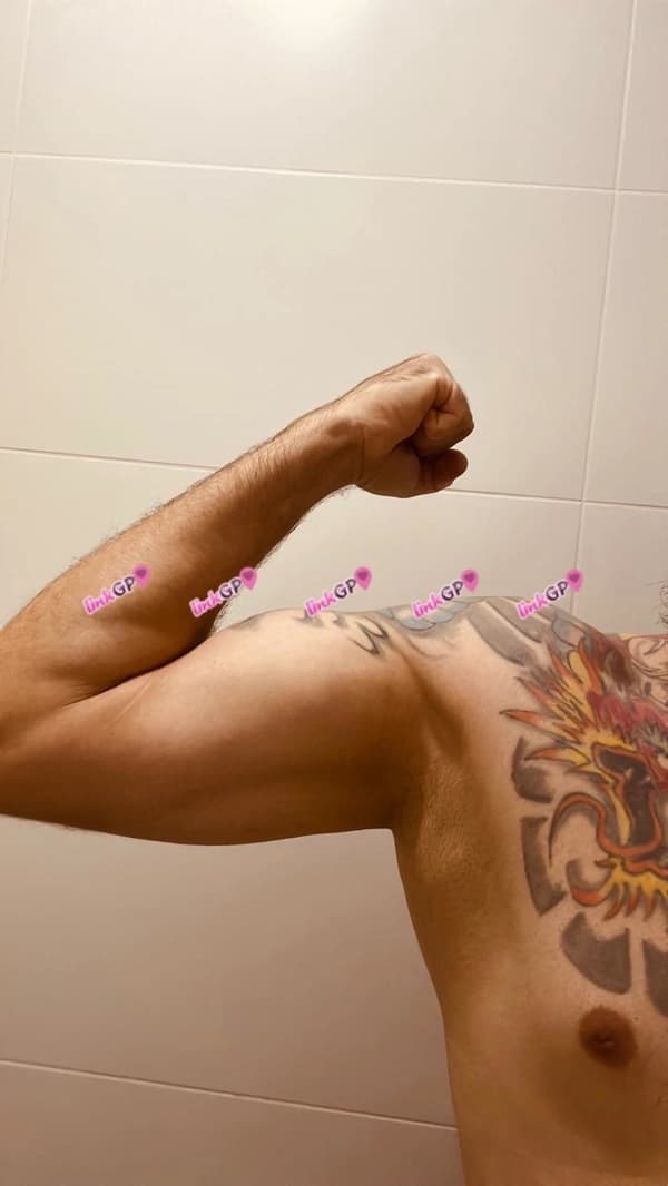 Acompanhante masculino em Florianópolis com beijo na boca (2) — Bruno Dante
