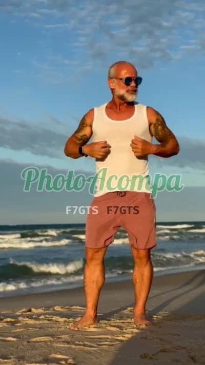 Acompanhante masculino em Fortaleza com beijo na boca (2) — Carlo Salvatore