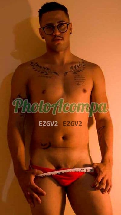 Acompanhante masculino em Nova Friburgo com beijo na boca (6) — Cayo Toledo