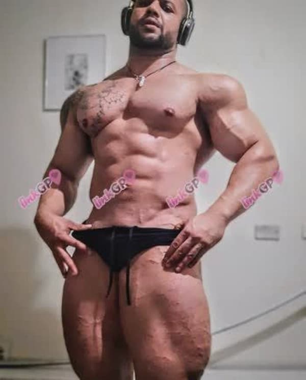 Acompanhante masculino alto em Centro Histórico de São Paulo