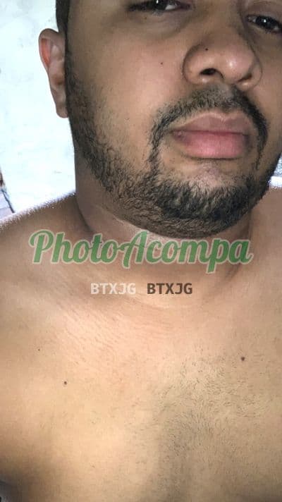 Acompanhante masculino em Belford Roxo com beijo grego (2) — Dénis