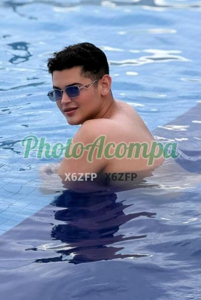 Acompanhante masculino em Manaus com beijo grego (4) — Diego