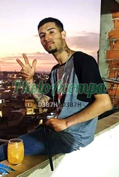 Acompanhante masculino em São Paulo com beijo na boca (2) — Erick Vinicius Da Silva