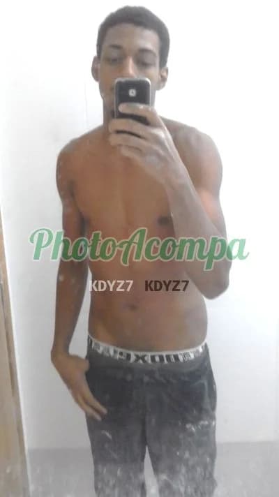 Foto 2: Acompanhante masculino em Guarapari — beijo na boca, Felipe