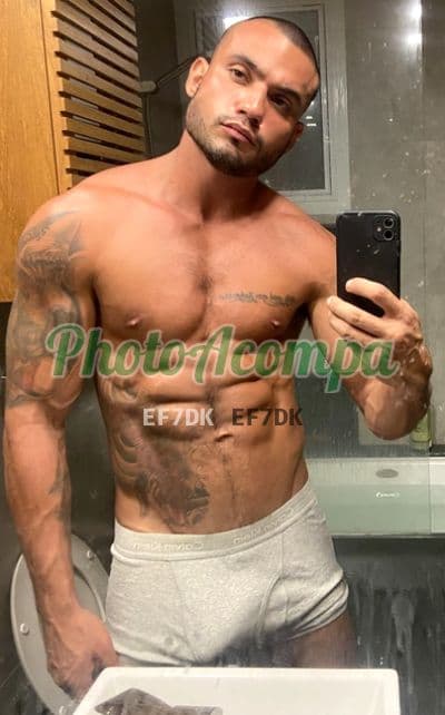 Acompanhante masculino em Rio de Janeiro com beijo grego (6) — Gabriel