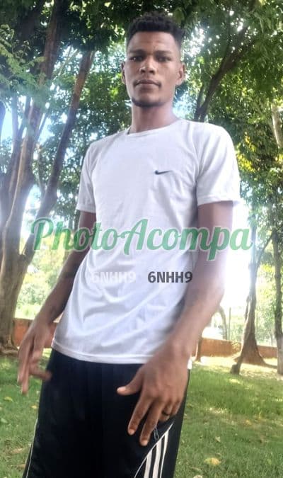 Acompanhante masculino em Piracicaba — beijo na boca, foto 4 de Garoto de Programa