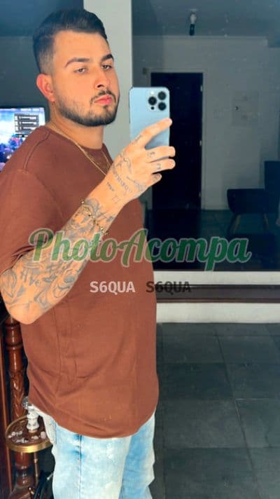 Acompanhante masculino em Campinas com beijo na boca (4) — Henrique Leão