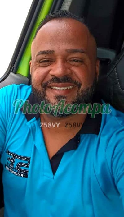Acompanhante masculino em Amparo com beijo na boca (4) — Jeferson de Almeida Olive