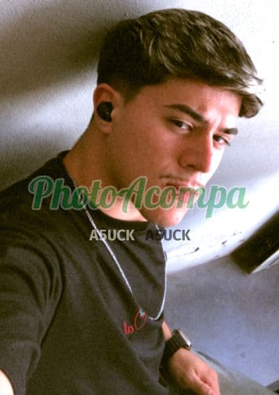 Acompanhante masculino em Jacareí — beijo na boca, foto 2 de João Vitor