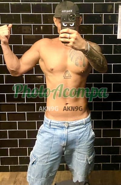 Acompanhante masculino em Rio de Janeiro — beijo na boca, foto 2 de John Carioca
