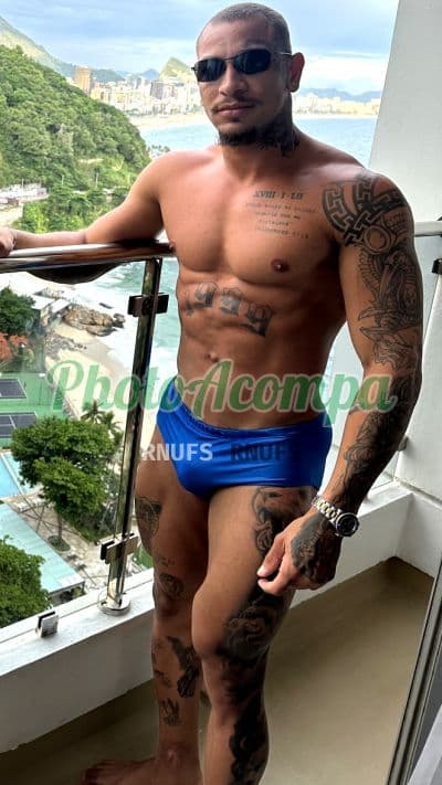 Acompanhante masculino em Rio de Janeiro com beijo grego (6) — Jotta