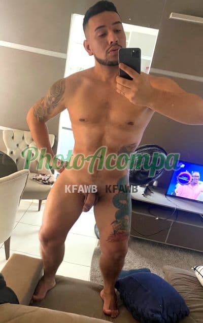 Acompanhante masculino em Manaus com beijo grego (2) — Lion Santos