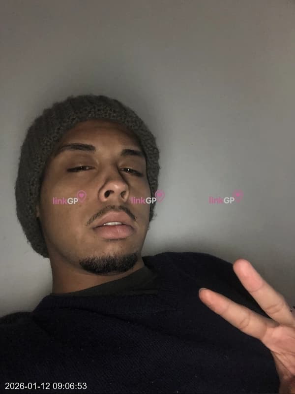 Acompanhante masculino alto em Juiz de Fora, foto de perfil