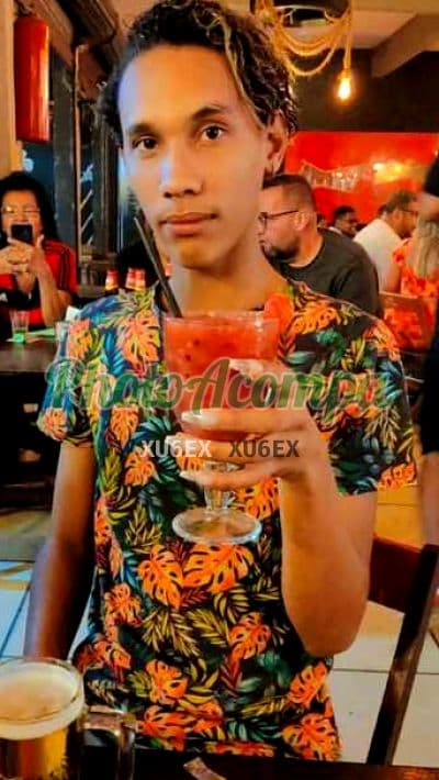 Acompanhante masculino em São Gonçalo com beijo grego (2) — Matheus Ferreira