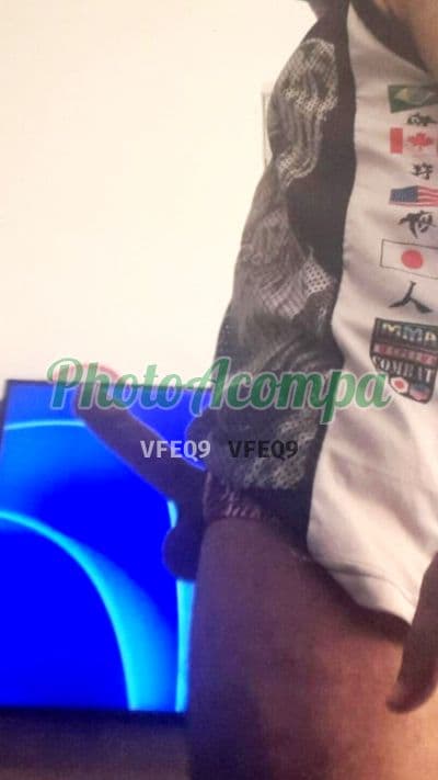 Acompanhante masculino em Duque de Caxias com garganta profunda (4) — Moreno