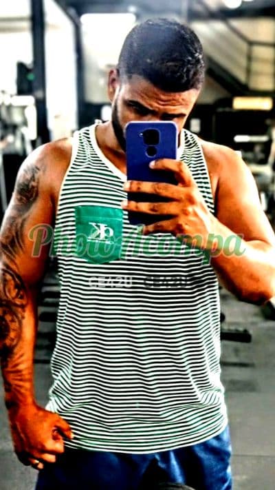 Acompanhante masculino em Duque de Caxias com beijo grego (4) — Moreno sedutor