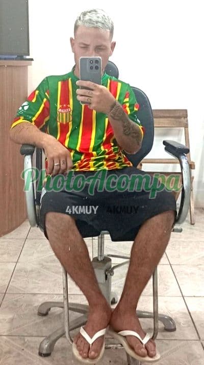 Acompanhante masculino em Florianópolis com beijo grego (2) — Nicolás