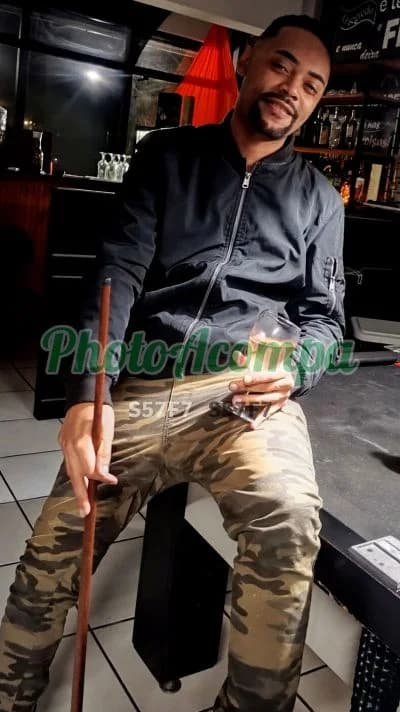 Acompanhante masculino em Porto Alegre com beijo grego (2) — Pablo