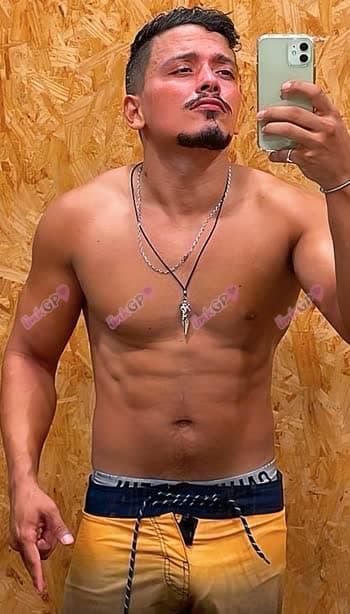 Acompanhante masculino olhos castanhos em Fortaleza — Pica Grossa