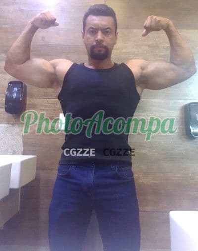 Acompanhante masculino em Goiânia — beijo na boca, foto 4 de Rodrigo Alexandre