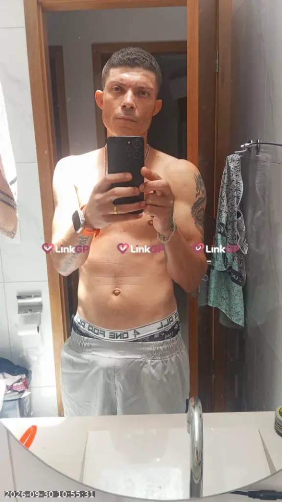 Acompanhante masculino alto em Sarandi