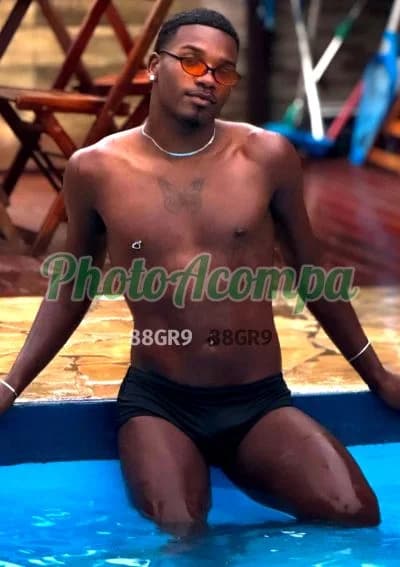 Acompanhante masculino em Volta Redonda com beijo grego (4) — Thalles Müller