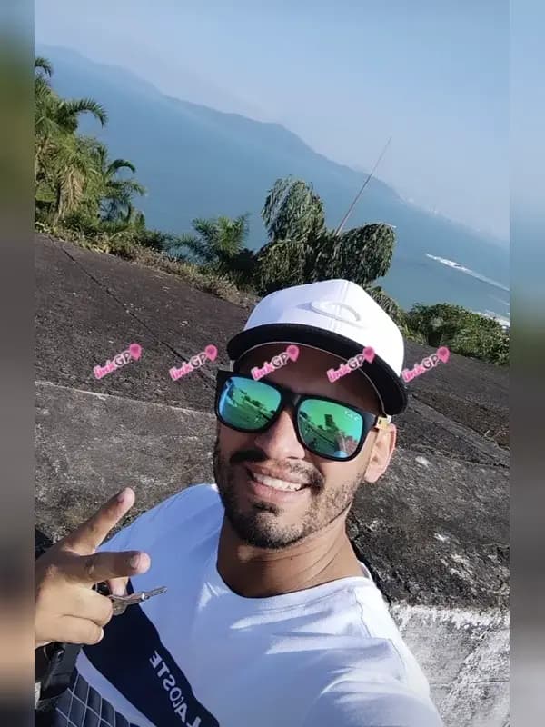 Acompanhante masculino alto em Baixada Santista, foto de perfil