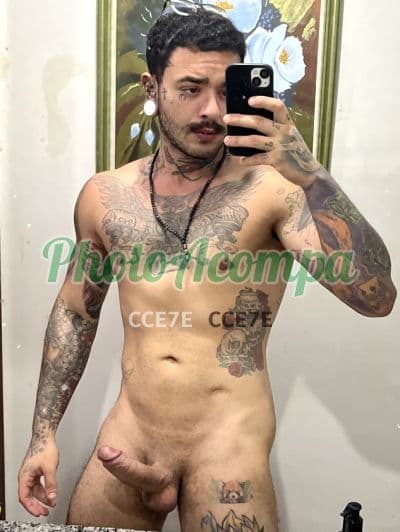 Acompanhante masculino em Contagem com beijo na boca (2) — Ulisses