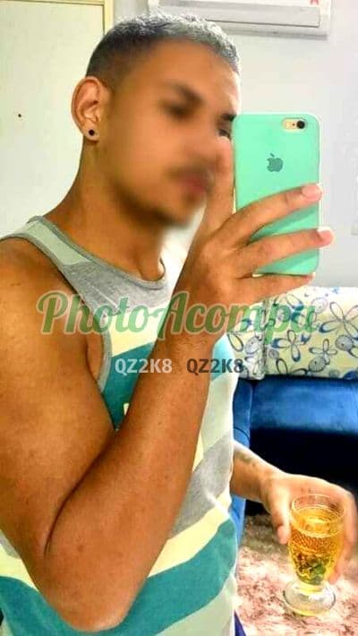 Acompanhante masculino em Rio de Janeiro com beijo grego (6) — Vinícius
