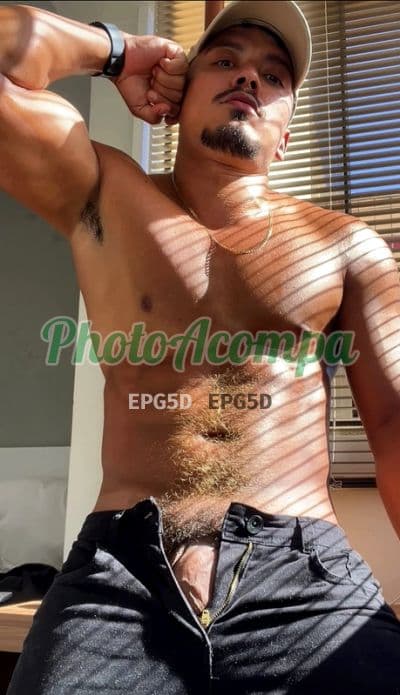 Acompanhante masculino em Fortaleza com beijo grego (2) — Wesley