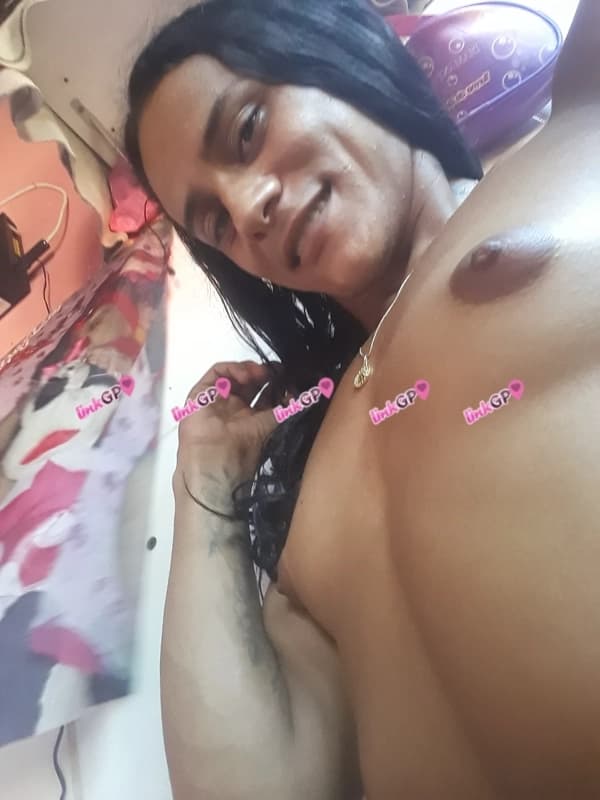 Travesti acompanhante em Brasil — ejaculação no corpo, foto 2 de A Gqtinhaa