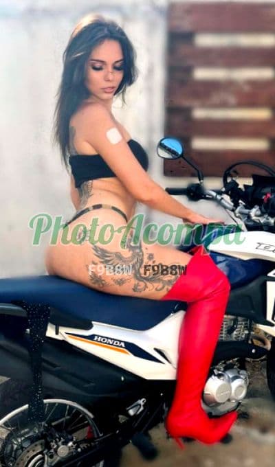 Travesti acompanhante em Fortaleza — beijo na boca, foto 2 de Amanda