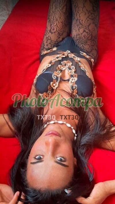 Travesti acompanhante em Ferraz de Vasconcelos com beijo grego (2) — Angel Pavani