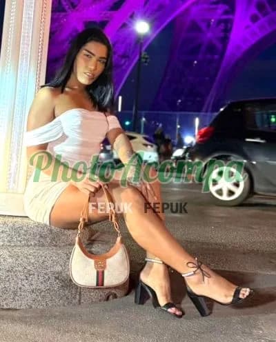 Travesti acompanhante em Uberlândia com beijo grego (6) — Bela Belatrix