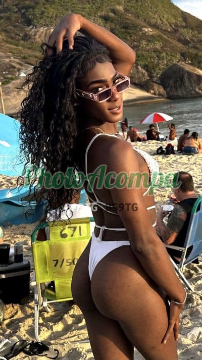 Travesti acompanhante em Rio de Janeiro com beijo na boca (2) — Julhya Silva