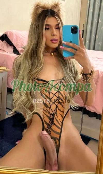 Travesti acompanhante em Rio de Janeiro com beijo grego (6) — Karine Sabá