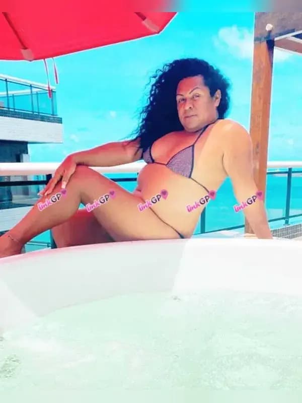 Travesti acompanhante cabelo cacheado em Fortaleza, foto de perfil