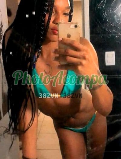 Travesti acompanhante em Seropédica com beijo na boca (2) — Lua