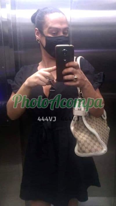 Travesti acompanhante em Barueri com beijo na boca (4) — Malú Aleotti