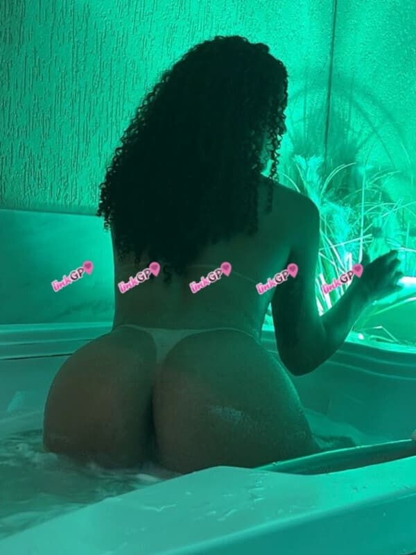 Travesti acompanhante em Ipatinga — ejaculação no corpo, foto 6 de Marcella Layane