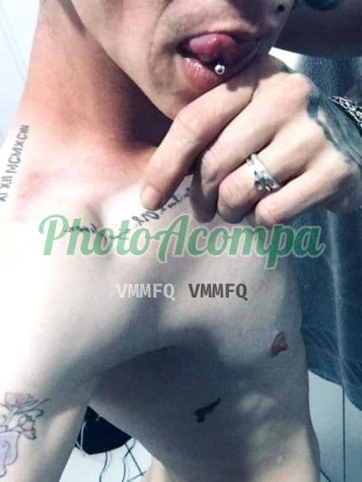 Travesti acompanhante em São Paulo com beijo grego (2) — Martinelli