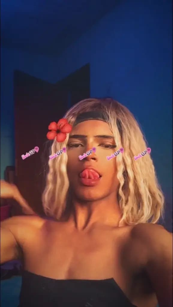 Travesti acompanhante apertadinha em Paranavaí