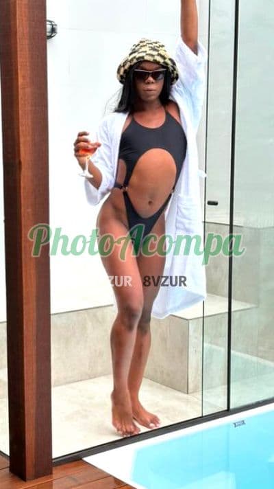 Travesti acompanhante em Macaé com beijo na boca (2) — Pretinha Gostosa