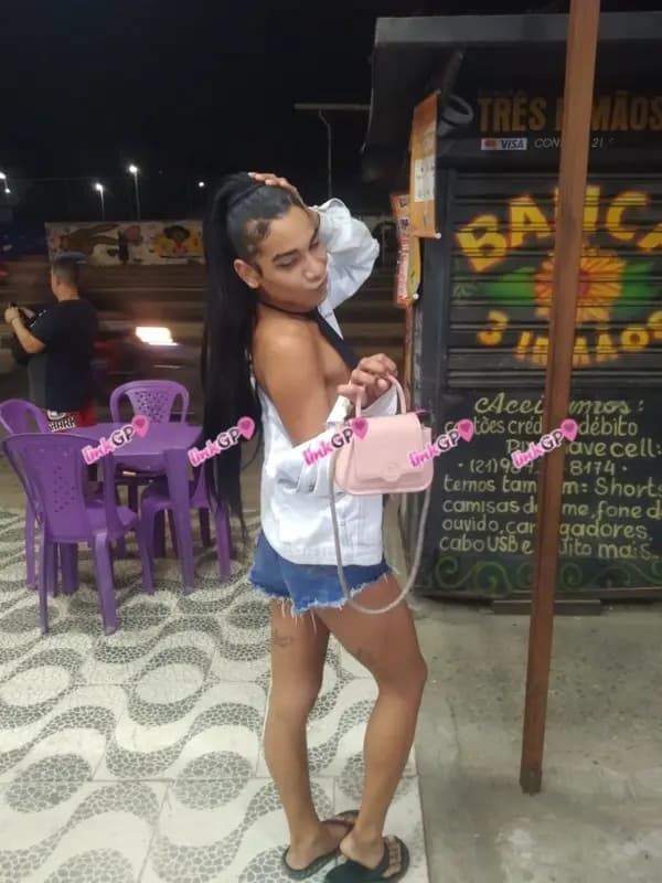 Travesti acompanhante em Rio de Janeiro com beijo grego (6) — Rebeca Fafadinha