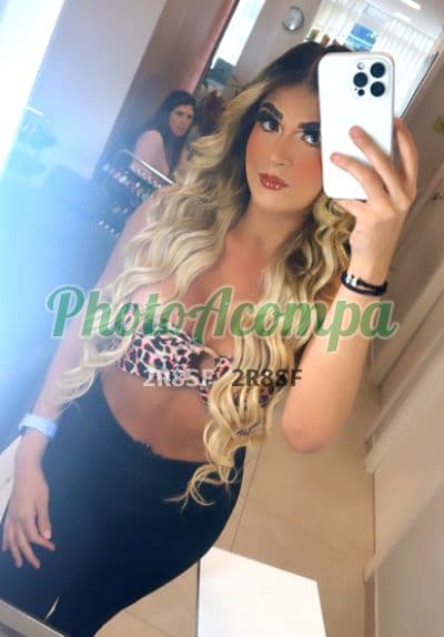 Travesti acompanhante em Fortaleza — beijo na boca, foto 2 de Sofia